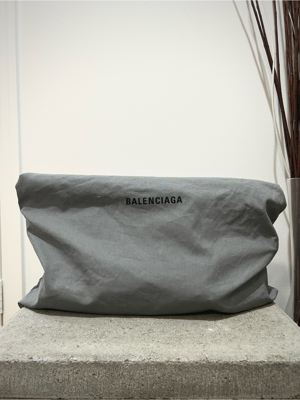 Balenciaga Neo Cagole Black Leather City Hand Bag - Picture 11 of 12